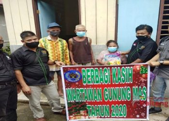 Jelang Natal, PWI Gumas Berbagi Kasih Untuk Warga Kurang Mampu