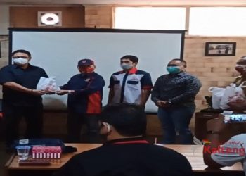 KONI Se- Kalteng Dapat Bantuan Masker Dan Handsanitizer Dari Kemenpora