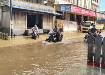 Polisi lakukan Pengecekan Kondisi Banjir di Mentaya Hulu