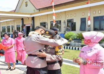 Suasana Haru Warnai Pisah Sambut Kapolres Barsel