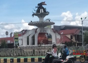 Bundaran Burung Palangka Raya Kondisinya Rusak