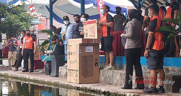 Kapolda Kalteng Memancing Bersama Awak Media