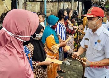 Bupati Seruyan Serahkan Bantuan Bagi Korban Kebakaran di Kuala Pembuang
