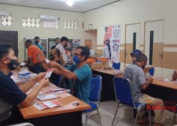KPU Pulpis Turunkan 15 Orang Petugas Untuk Melipat Kertas Surat Suara