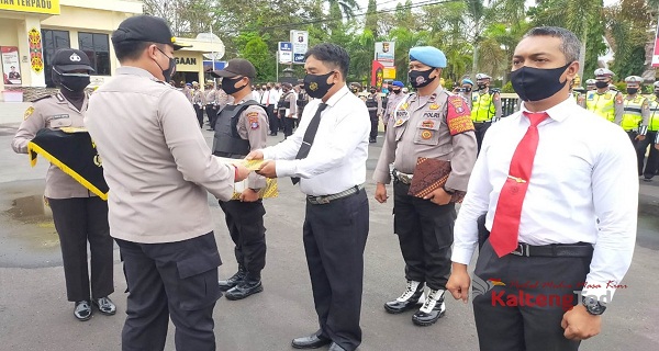 Anggota Polsek Baamang Raih Penghargaan Kapolda Kalteng
