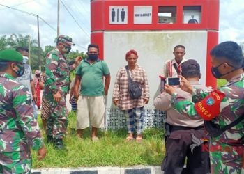 Putuskan Penyebaran Covid-19, Polsek Ketapang dan Koramil Gencarkan Operasi Yustisi