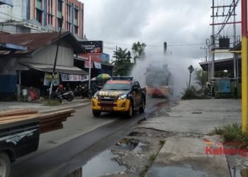 Polresta Palangka Raya Lakukan Penyemprotan Disinfektan Di Sejumlah Jalan Protokol