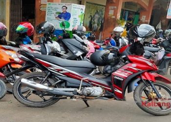 Merambah Bahu Jalan, Warga Keluhkan Tempat Parkir Motor PPM Sampit