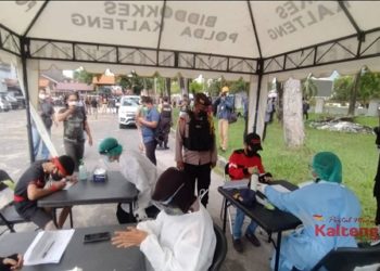 Cegah Penyebaran Covid-19, Peserta Aksi Damai Palangka Raya Jalani Rapid Test