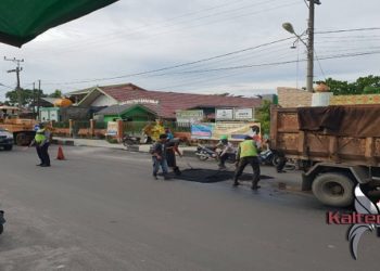 Cegah Kemacetan, Satlantas Berikan Pengaturan Saat Perbaikan Jalan