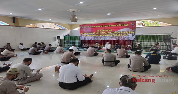 Acara Doa Bersama di Komplek Mapolda Kalteng dalam rangka menyambut pesta demokrasi masyarakat Kalimantan Tengah, Senin (7/12/2020)