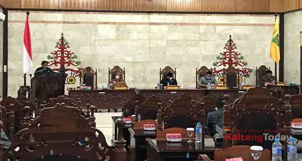 DPRD Kapuas Gelar Rapat Paripurna Penyampaian Pendapat Akhir Fraksi Terkait RAPBD Perubahan
