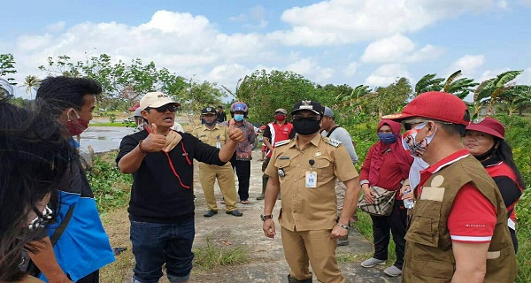 Bupati Seruyan Tinjau Langsung Pendataan Warga Penerima Bantuan Covid-19