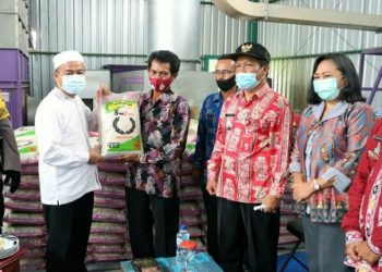 Bupati Seruyan Launching Beras Siam Epang Produksi Poktan Pematang Limau