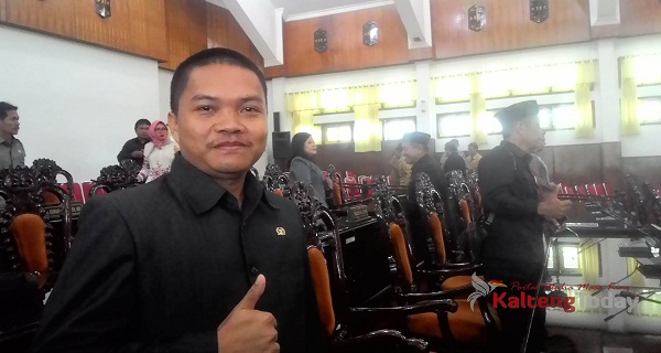 Ketua Fraksi Nasdem Kapuas Ini Pertanyakan Pembatalan Pengadaan Mobil Tangki di 17 Kecamatan