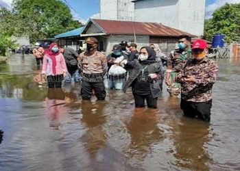 Wabup Seruyan Minta Petugas Kesehatan Terus Siaga Tangani Korban Banjir