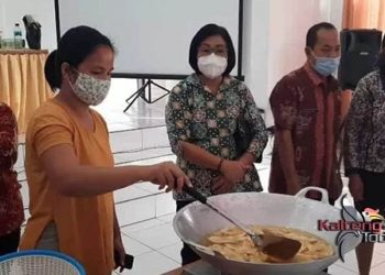 Wabup Dorong Wanita Gumas Kembangkan Usaha Kue Lokal