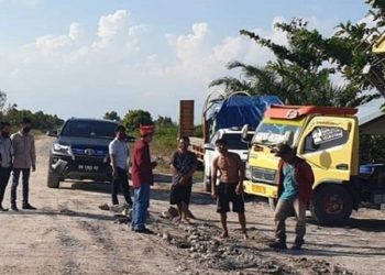 Bupati Seruyan Tinjau Pengerjaan Jalan Penghubung