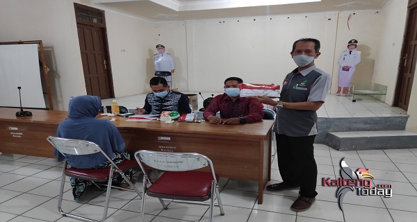DSPMD Kabupaten Barsel Bagikan 171 KKS Kepada Keluarga Penerima Manfaat