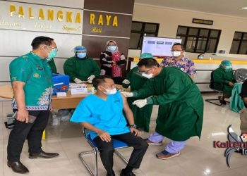 Walikota Palangka Raya Juga Disuntik Vaksin Covid-19