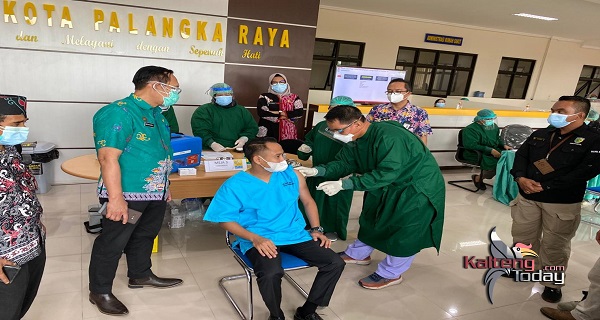 Walikota Palangka Raya Juga Disuntik Vaksin Covid-19