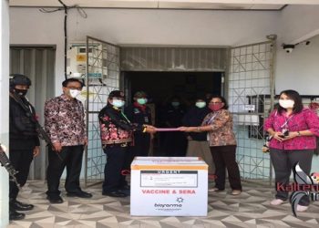 Polisi Kawal Pemindahan Vaksin Covid-19 Dari Kapuas Ke Pulang Pisau