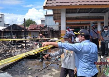 Bupati Edy Pratowo Cek Lokasi Kebakaran Pasar Bahaur