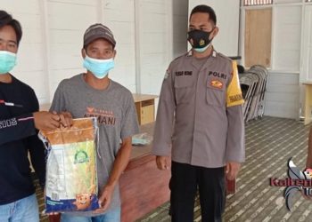 Program Jumat Berkah, 30 Warga Terima Bantuan Beras Kapospol Uut Murung