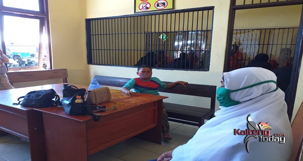 Jam Besuk Tahanan di Polres Seruyan Dibatasi.