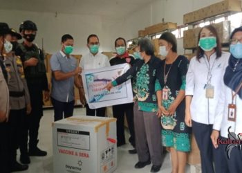 Dikawal Polisi, Vaksin Covid-19 Tiba di Pulang Pisau
