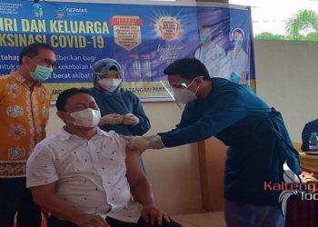 Usai Disuntik Vaksin Covid-19 : Edy Pratowo : Vaksin Aman, Saya Sudah Membuktikannya