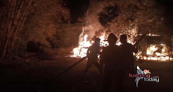 Ditinggal Pergi Pemiliknya, Rumah Warga Selat Utara Kapuas Ludes Dilalap Api