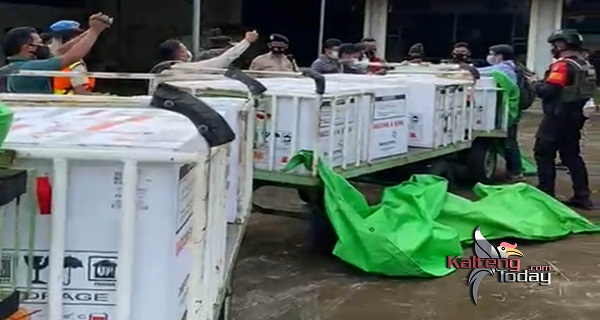 27 Ribu Vial Vaksin Covid-19 Sinovak Tahap II Tiba Bandara Tjilik Riwut Palangka Raya