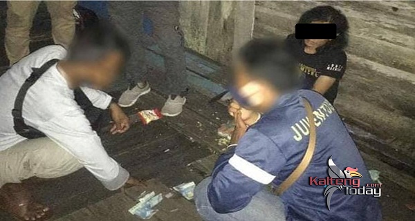 Temukan 5 Paket Sabu, Warga Jalan Kalimantan Diangkut Ke Kantor Polisi