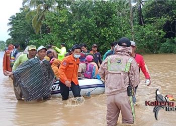 Ke Banjarmasin, Walikota Palangka Raya Pimpin pengiriman Bantuan Untuk Korban Banjir Bandang di Kalsel