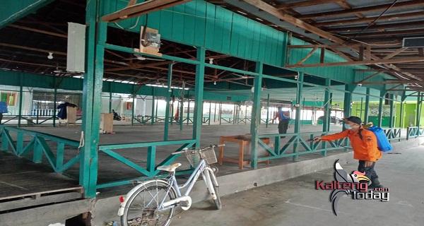 Rumah Ibadah Dan Majelis Taklim di Kabupaten Kapuas Disemprot Disinfektan