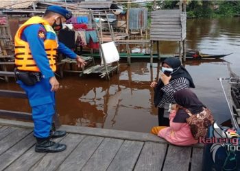Satpolairud Polres Seruyan Pantau Kondisi Masyarakat Pesisir