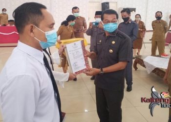 Bupati Mura Serahkan 77 SK CPNS Formasi 2019