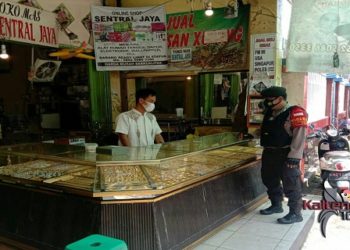 Cegah Tindak Kejahatan, Polres Barsel Rutin Patroli di Plaza Beringin Buntok