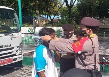 Aparat Gabungan Kembali Bagikan 20 Ribu Masker di Palangka Raya