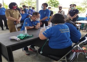 Usai Divaksin Covid-19, Bupati Barsel: “Saya Merasa Lebih Sehat dan Bugar”