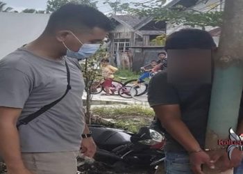 Apes, Diduga Curi Daster di Toko Baju, Pria Ini Diikat Warga Di Pohon