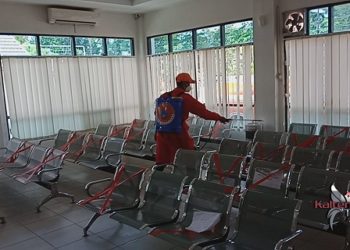 Satgas Covid 19 Semprot Disenfektan Untuk Pelayanan Publik