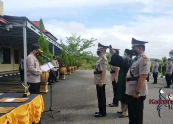 Kapolres Gunung Mas Pimpin Serah Terima Jabatan Dua Perwira