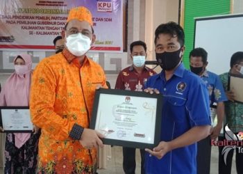 PWI Barsel Kembali Menerima Penghargaan dari KPU Kalteng
