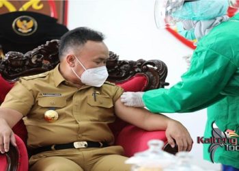 Gubernur Kalteng Lakukan Vaksinasi Covid-19