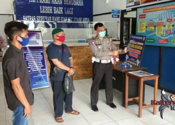 Satlantas Polres Seruyan Lakukan Sosialisasi Prokes Covid-19 di Kuala Pembuang