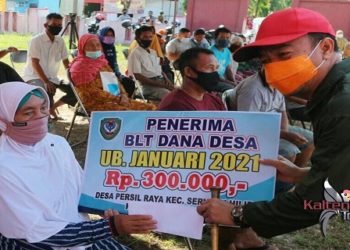 Bupati Seruyan Salurkan BLT-DD Pertama Tahun 2021 di Desa Persil Raya