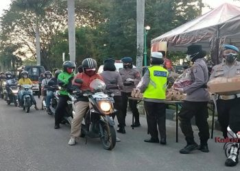 300 Takjil Gratis Dibagikan Polda Kalteng di Hari Pertama Ramadhan