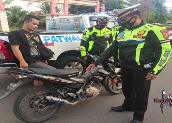 Cegah Bali, Kasatlantas Polres Kotim Pimpin Langsung Patroli Subuh